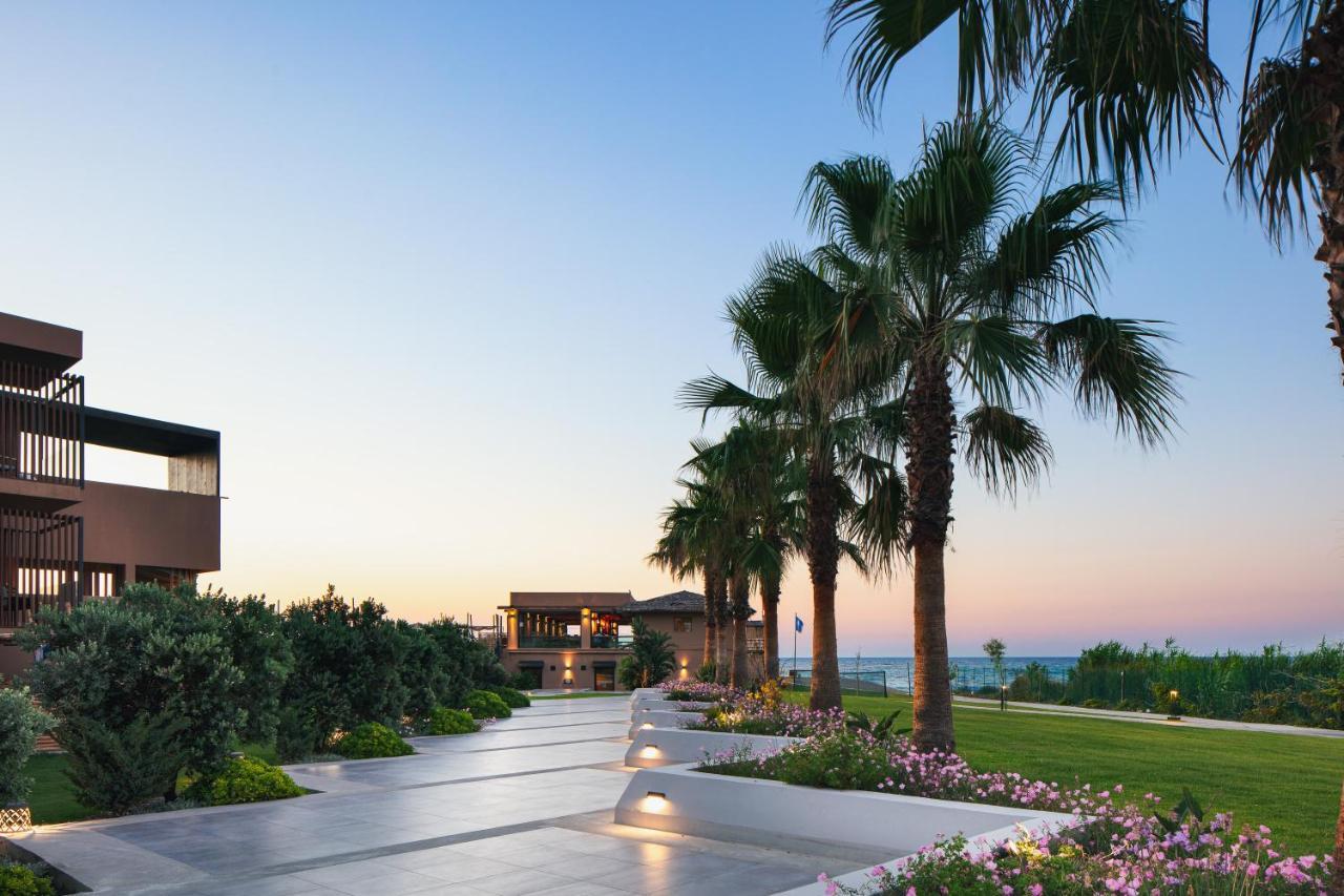 La Mer Resort & Spa - Adults Only Джорджополис Екстериор снимка The resort's main entrance